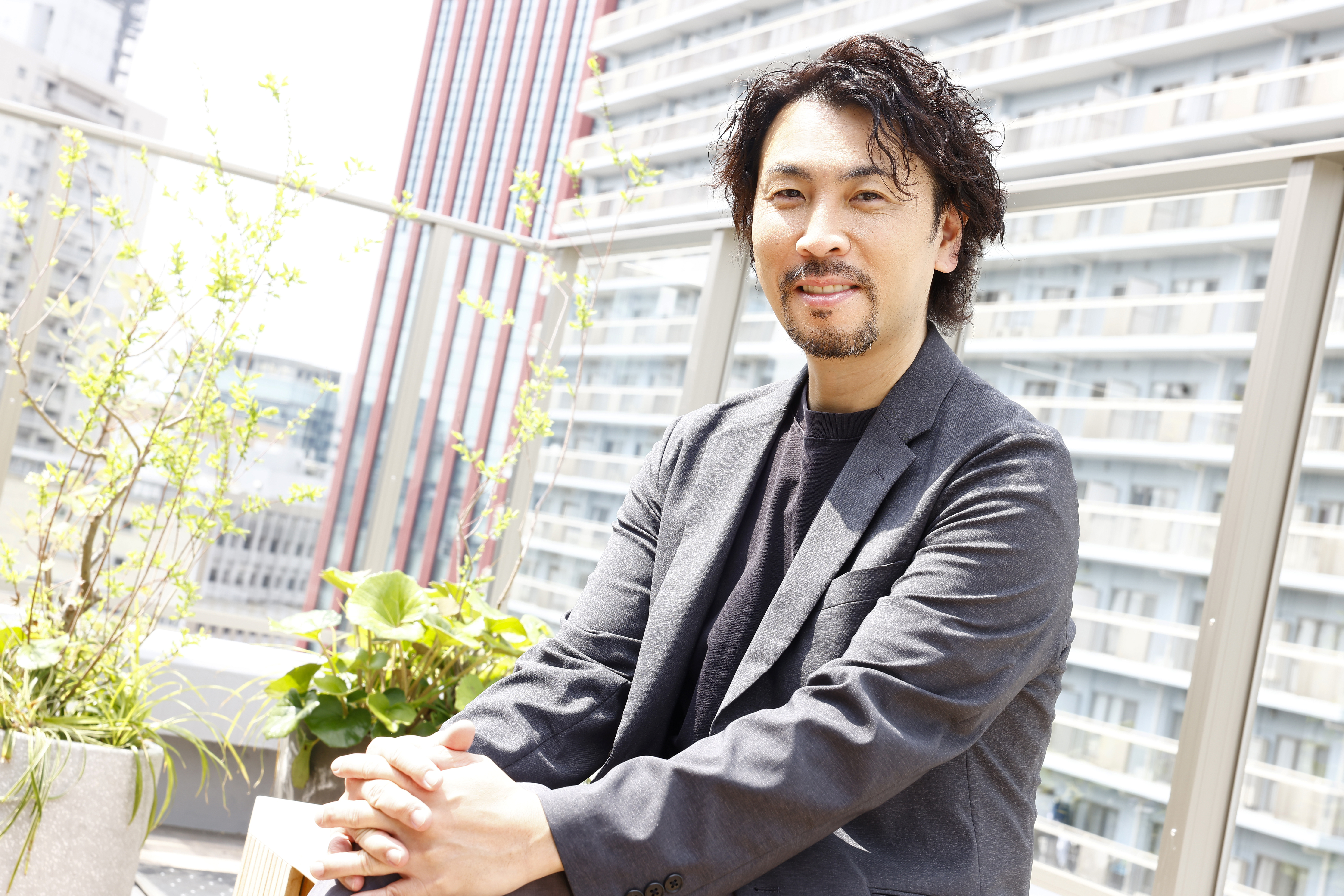 嶋田 国民的ロックバンド「Aqua Timez」での活動からスタートアップへ。未知